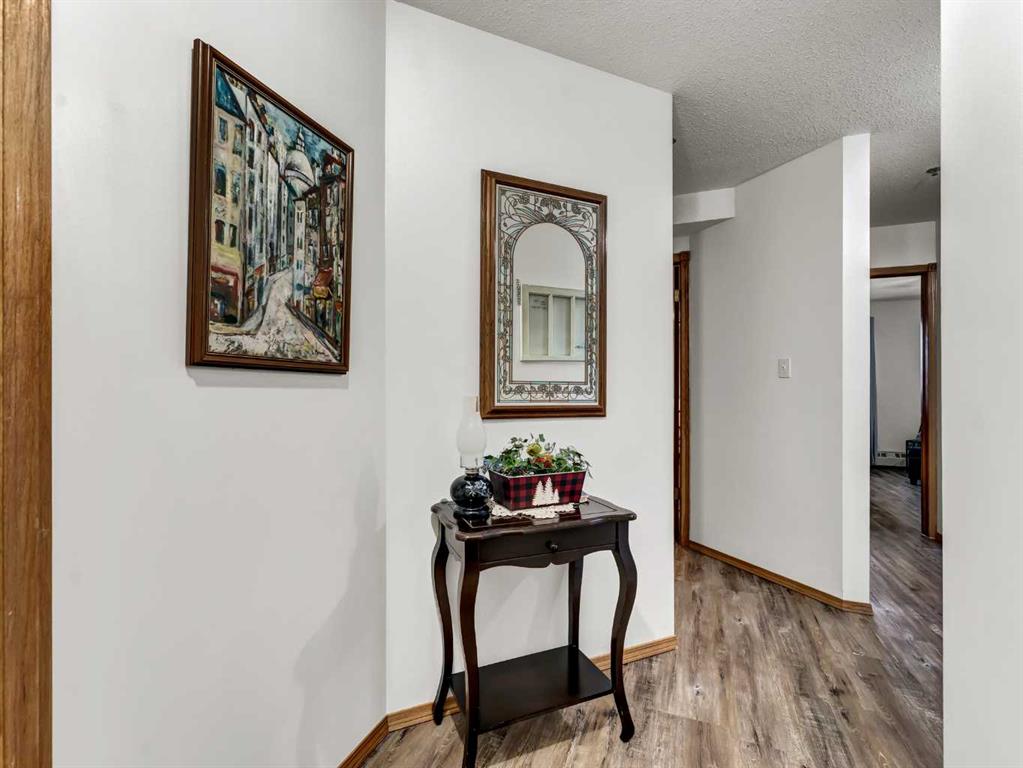 Picture for 210, 22 Park Meadows Drive SE