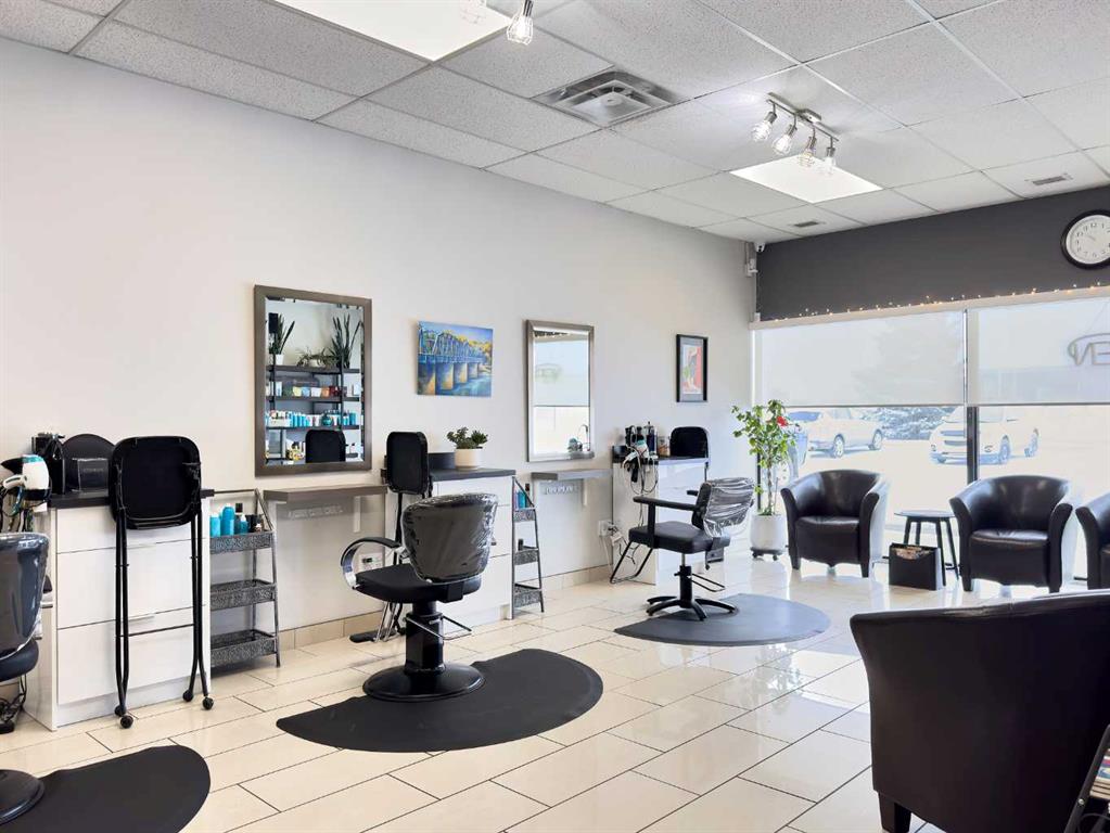 Picture for 6, 1299 Trans Canada Way SE