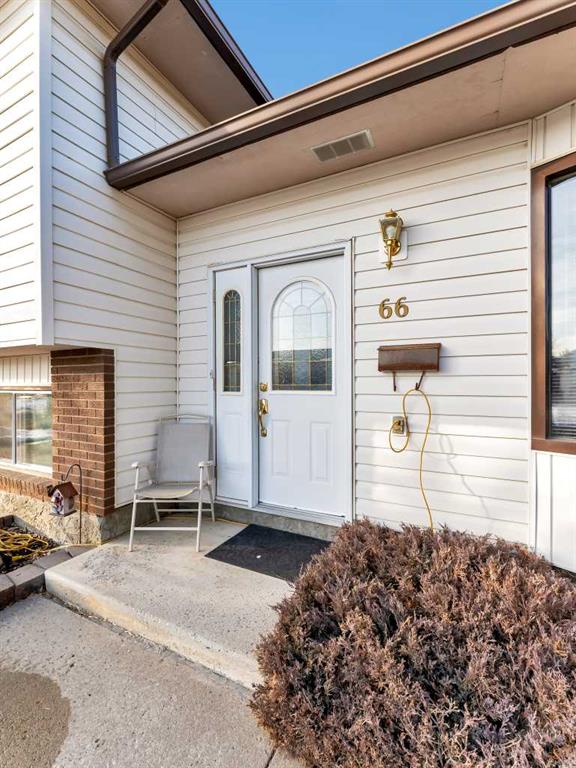 Picture for 66 Robinson Crescent SE