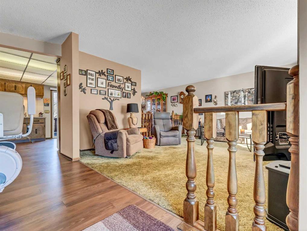 Picture for 66 Robinson Crescent SE