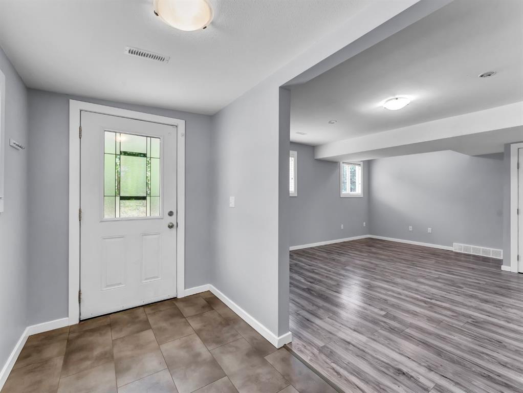 Picture for 28 8 Street SW