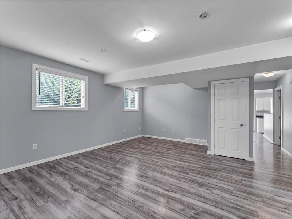 Picture for 28 8 Street SW