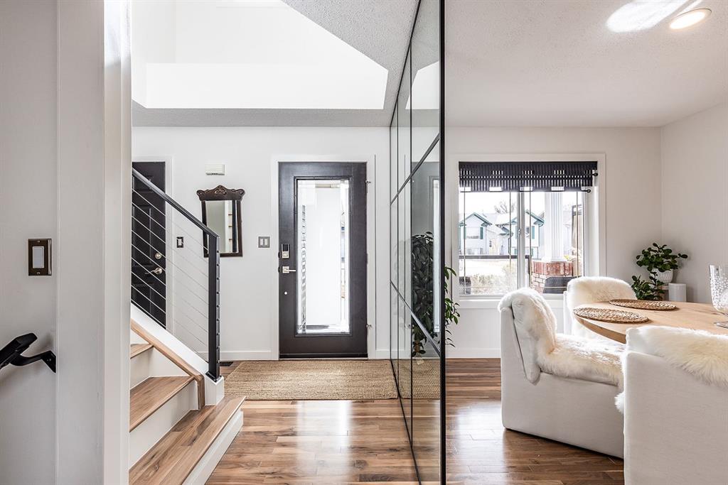 Picture for 592 Hemingway Crescent NE