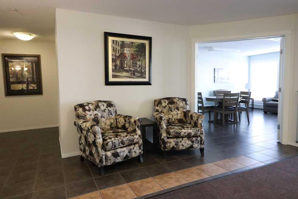 Picture for 105, 1648 Saamis Drive NW