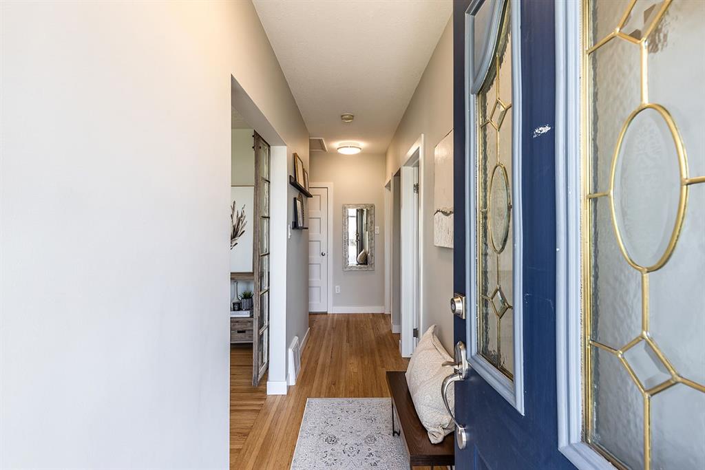 Picture for 521 9 Street SW