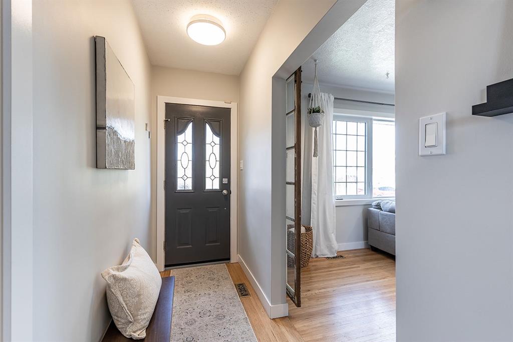 Picture for 521 9 Street SW