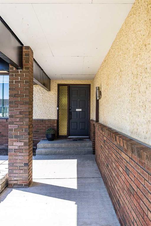 Picture for 21 East Glen Court SE