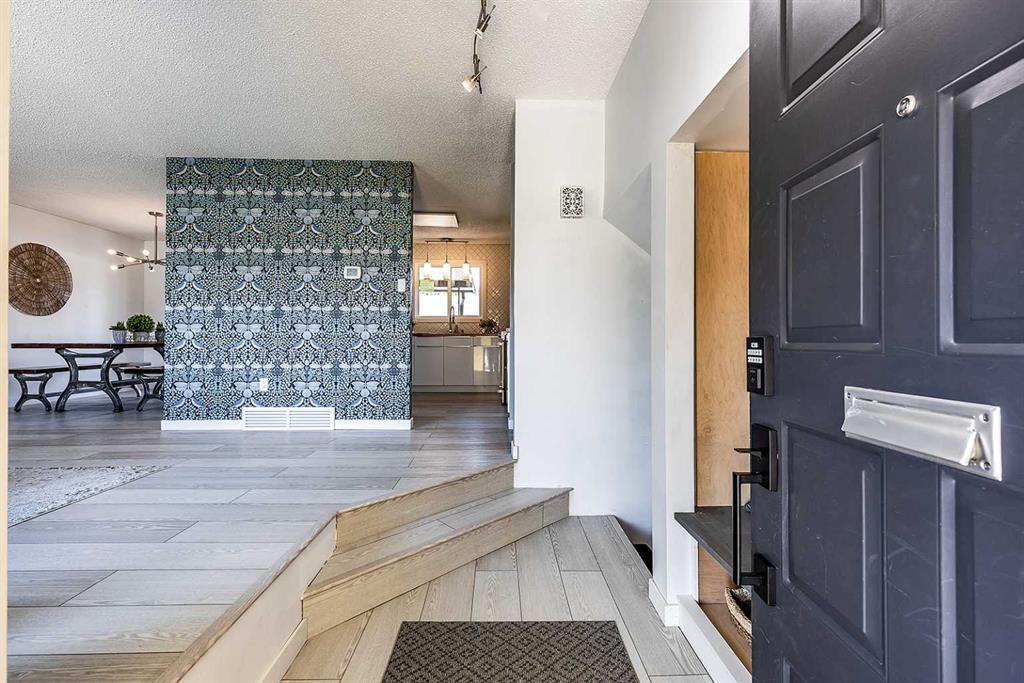 Picture for 21 East Glen Court SE