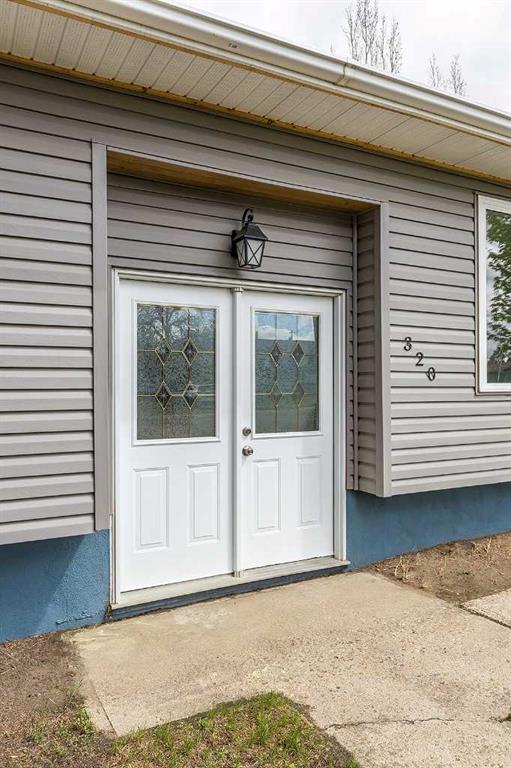 Picture for 320 16 Street NE