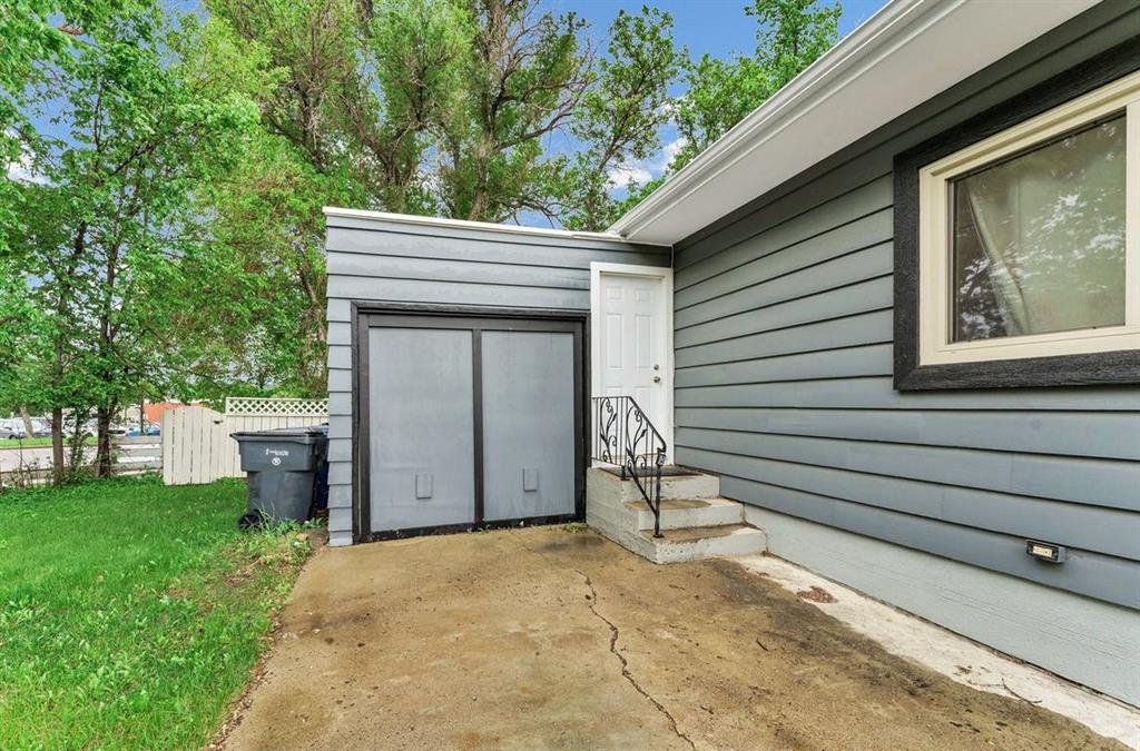 Picture for 337 4 Street SW