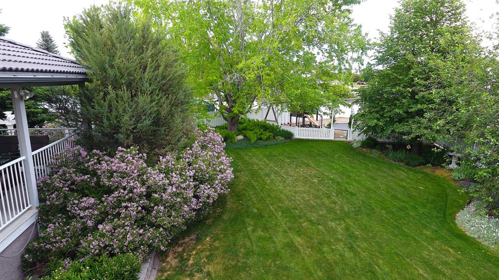 Picture for 447 Spruce Way SE