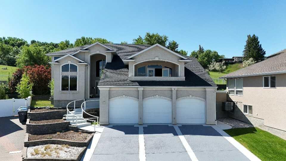 Picture for 23 Chinook Place SW