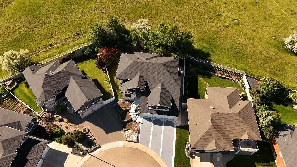 Picture for 23 Chinook Place SW