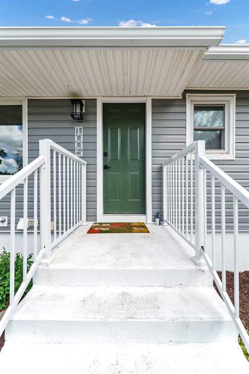 Picture for 1005 Bullivant Crescent SW