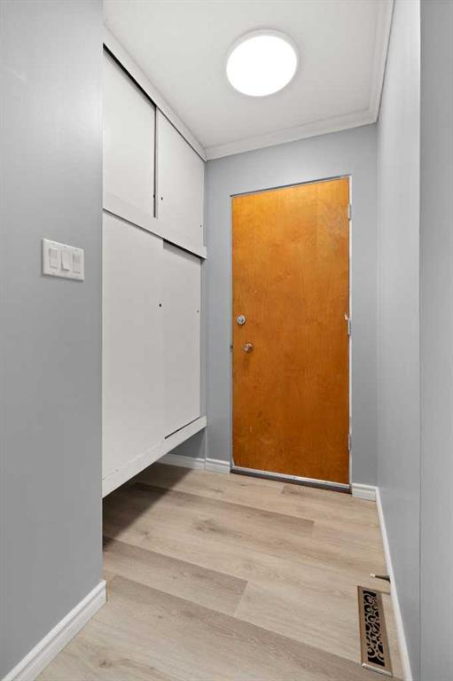 Picture for 898 13 Street NE