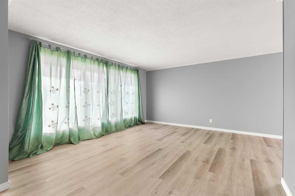 Picture for 898 13 Street NE