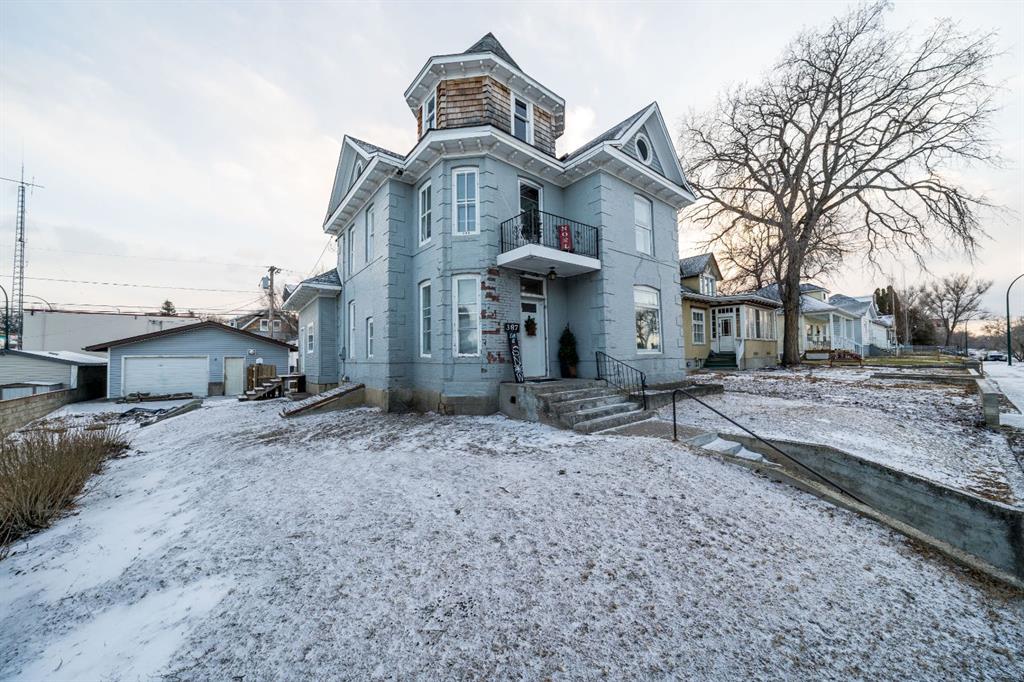 Picture for 387 5 Street SE