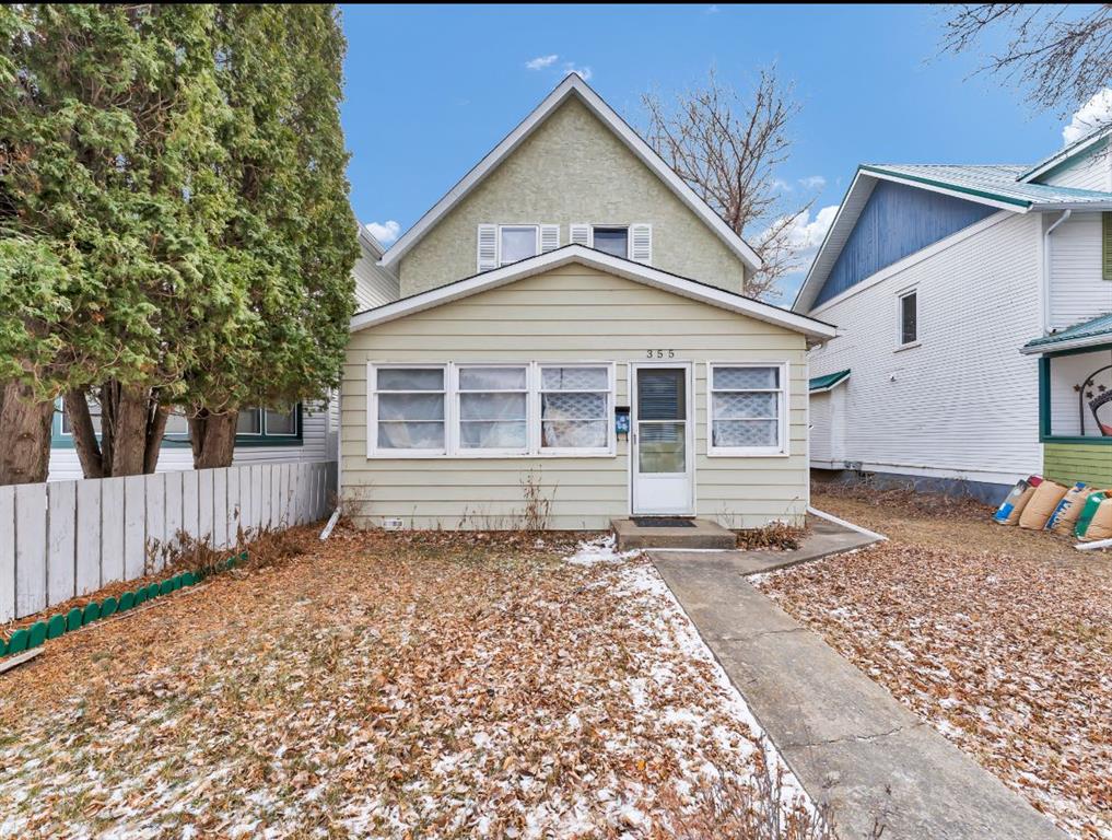 Picture for 355 9 Street SE