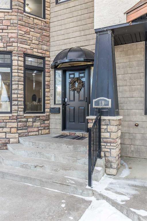 Picture for 2, 19 2 Street NE