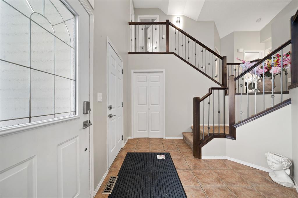 Picture for 20 Cottonwood Close SW