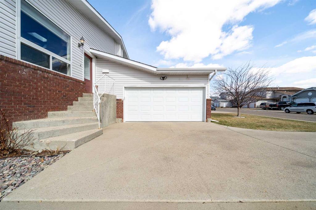Picture for 79 Schneider Crescent SE
