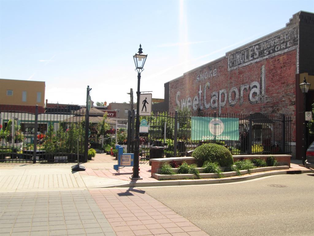 Picture for 637-639 2 Street SE