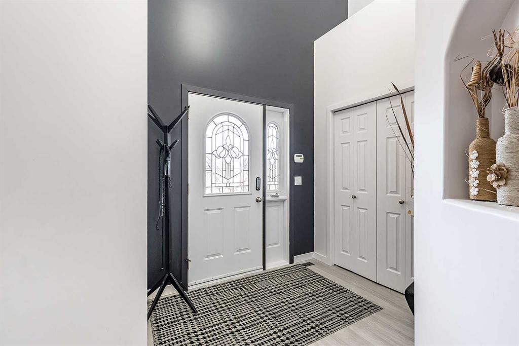 Picture for 7 Chinook Place SW