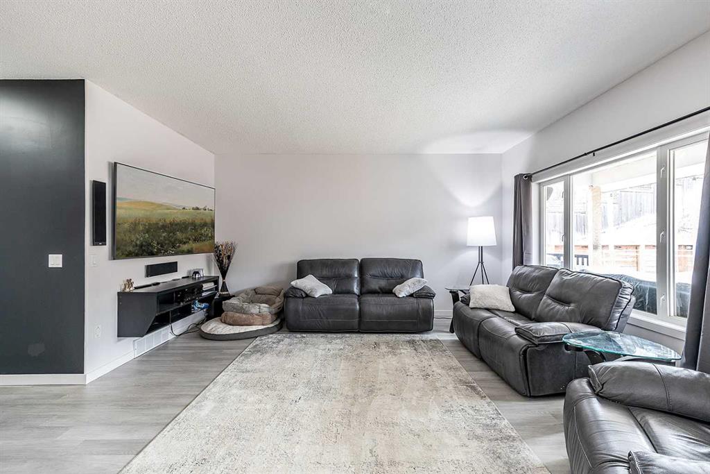 Picture for 7 Chinook Place SW