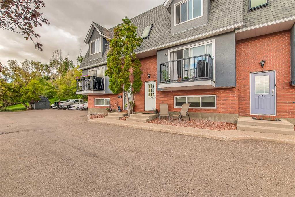 Picture for 643 5 Street SE