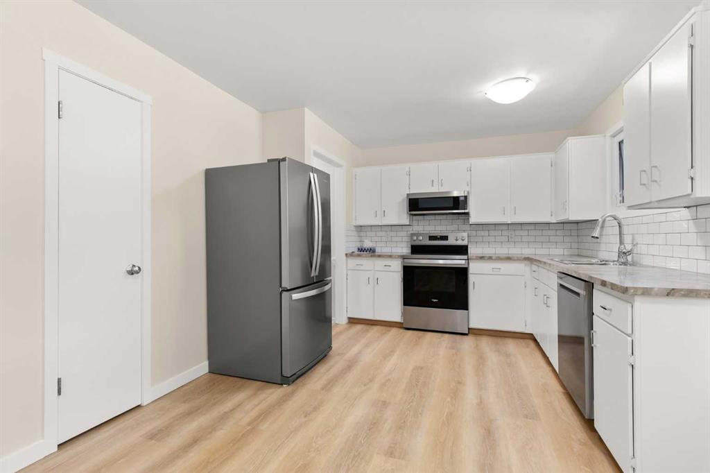 Picture for 1804 17 Street SE https://www.cirrealty.ca/reb/mhreb/4/A2267434_12.jpg