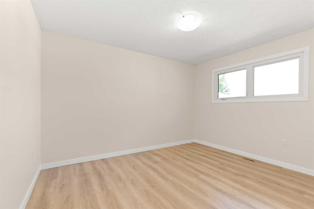 Picture for 1804 17 Street SE https://www.cirrealty.ca/reb/mhreb/4/A2267434_21.jpg