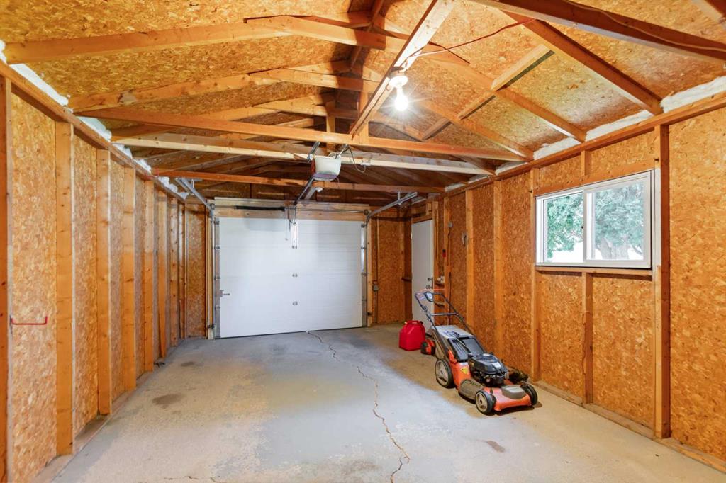 Picture for 1804 17 Street SE https://www.cirrealty.ca/reb/mhreb/4/A2267434_30.jpg