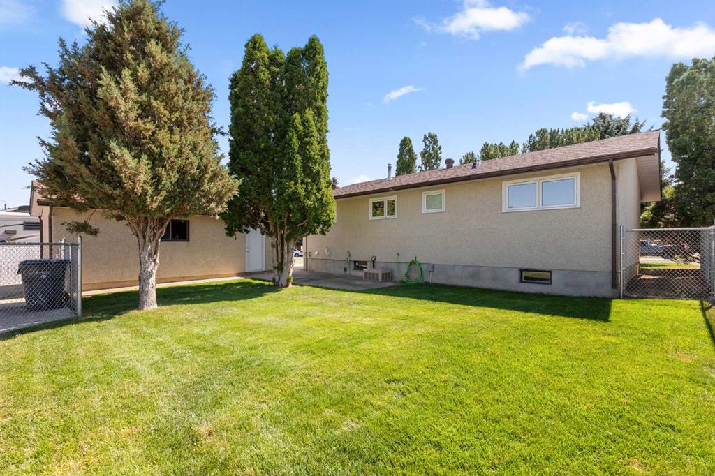 Picture for 1804 17 Street SE https://www.cirrealty.ca/reb/mhreb/4/A2267434_32.jpg