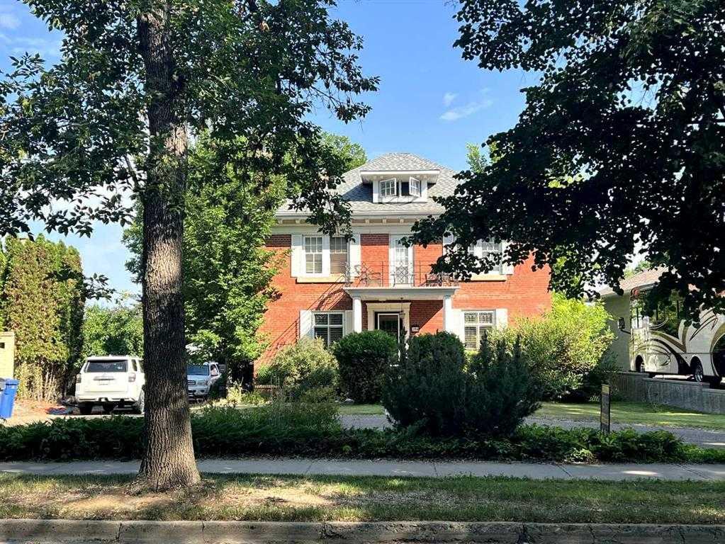 Picture for 258 1 Street SE