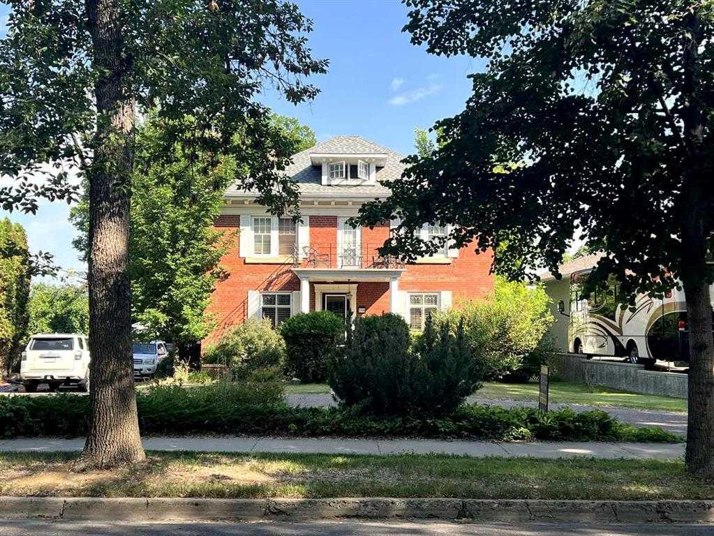 Picture for 258 1 Street SE