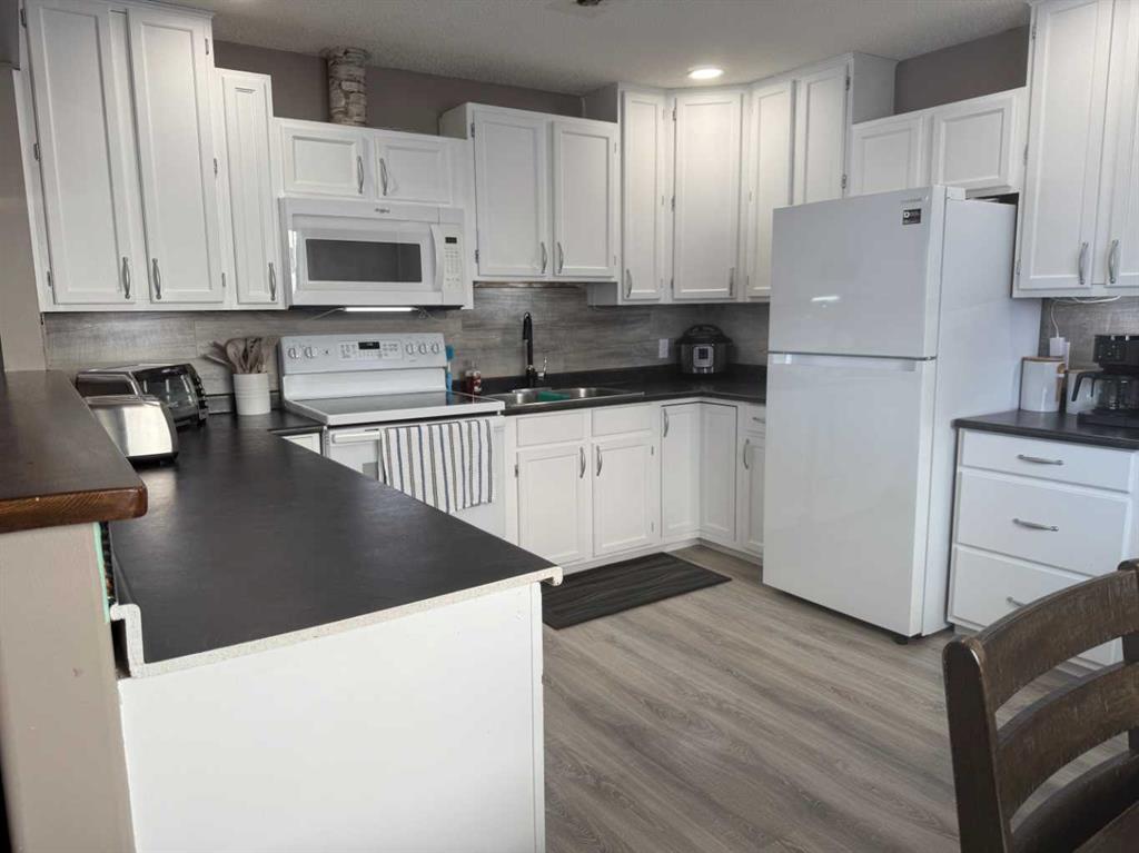 Picture for 209 2 Street W