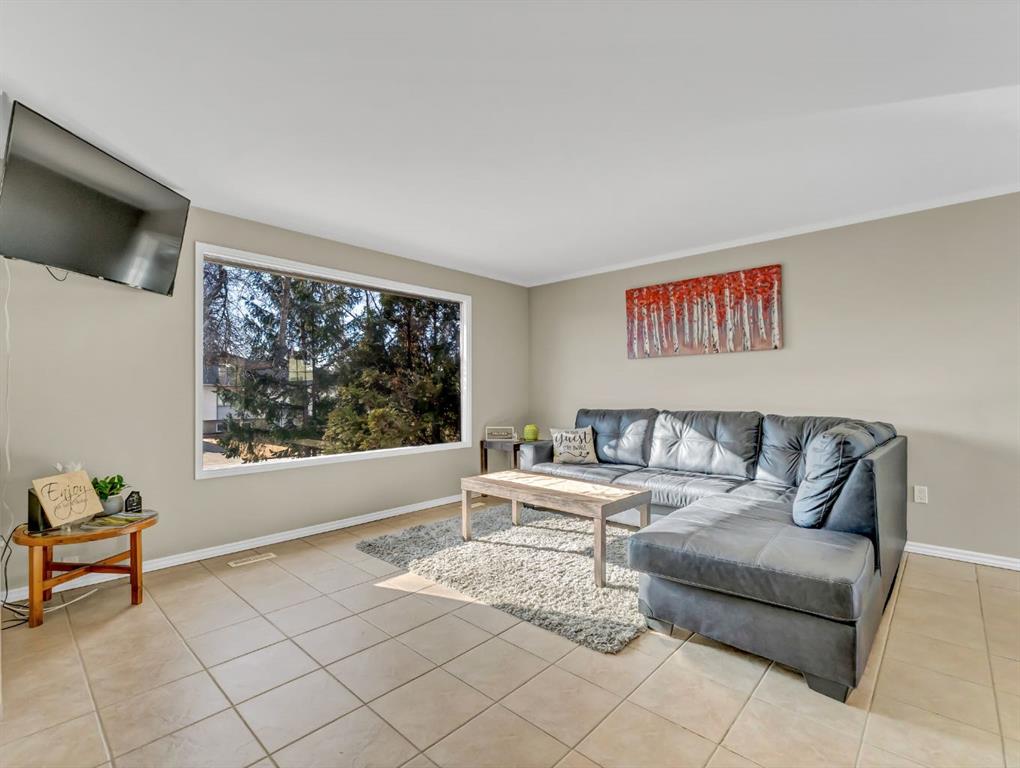 Picture for 578 20 Street NE