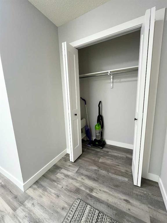 Picture for 105, 252 4 Street SE