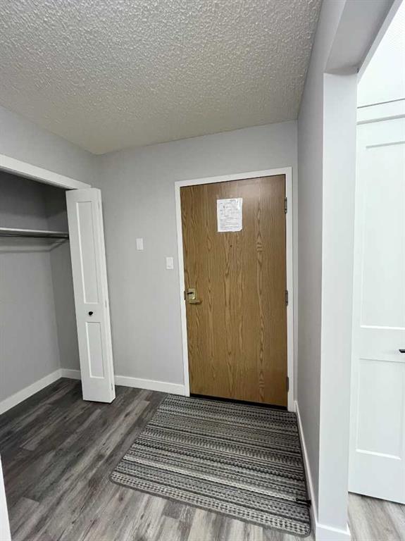 Picture for 105, 252 4 Street SE