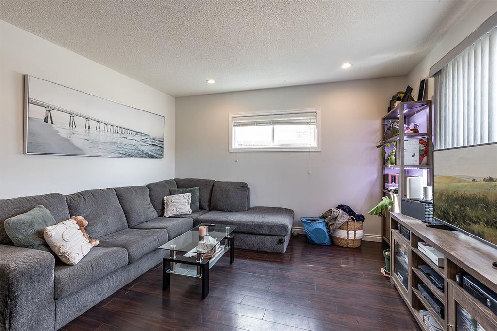 Picture for 53 5 Street SW