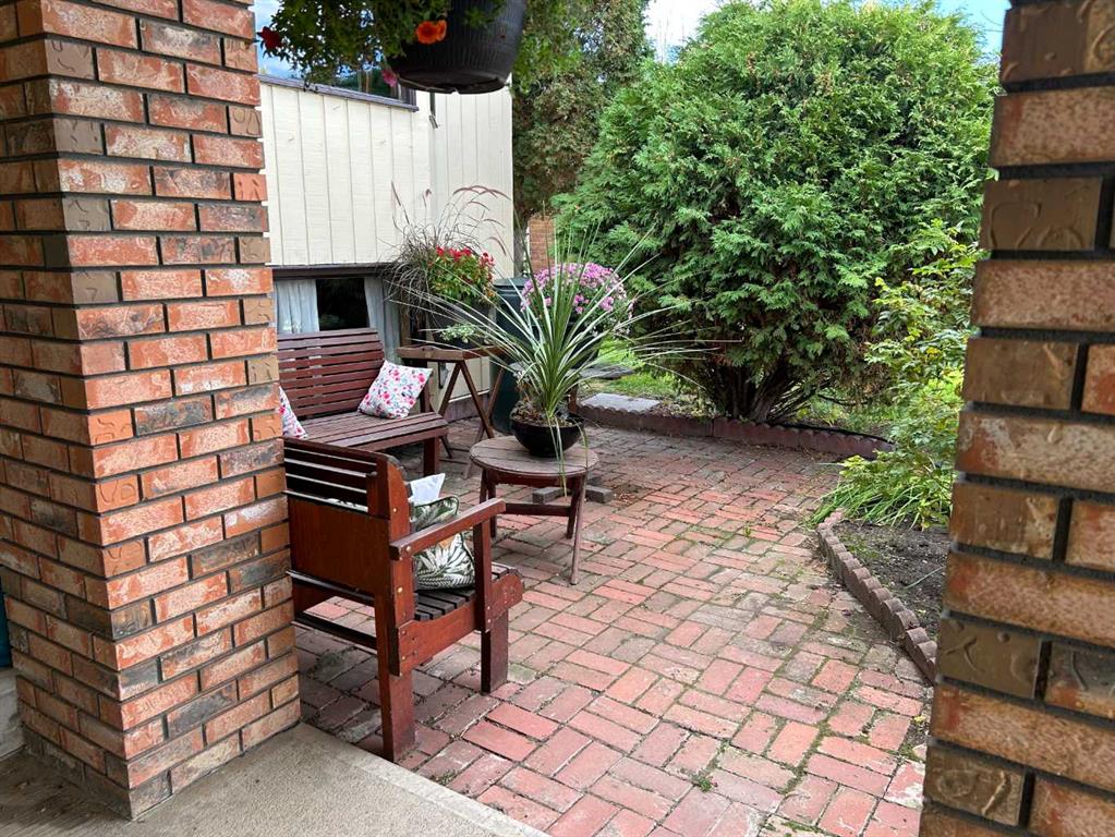 Picture for 17 Iris Court SE