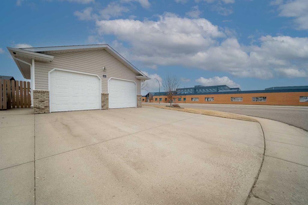 Picture for 661 Spruce Way SE