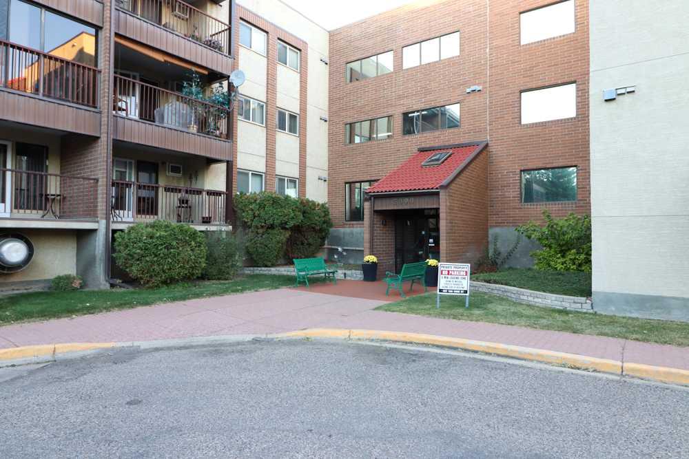 Picture for 202, 3090 15 Avenue SE