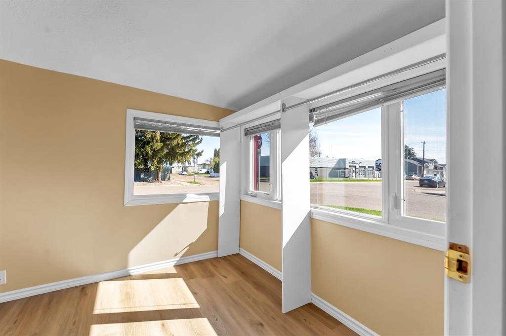 Picture for 25 4 Street NE
