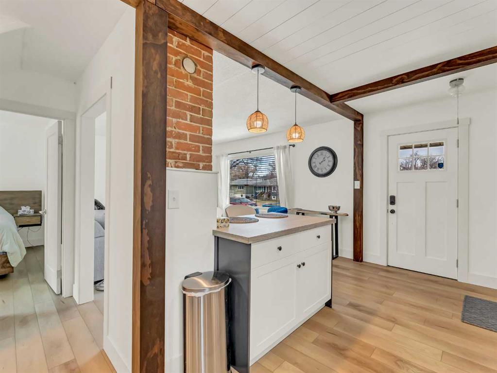 Picture for 167 12 Street SE