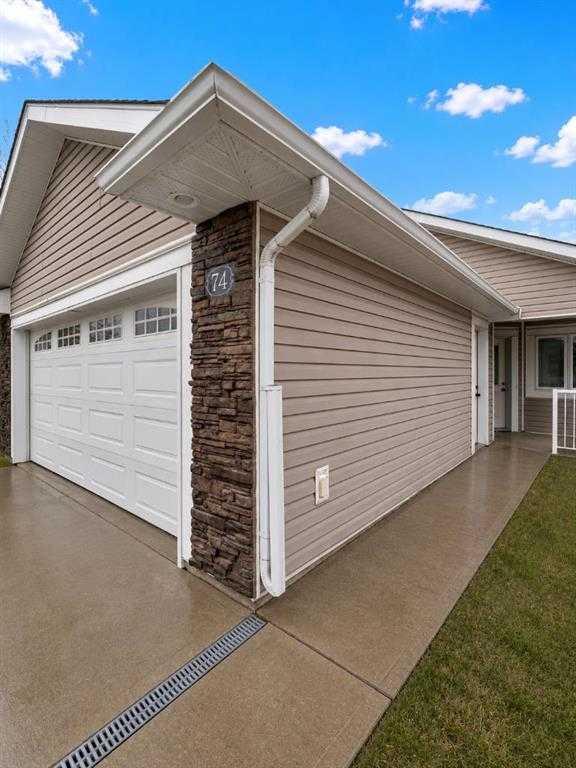 Picture for 74 Chartwell Place SE