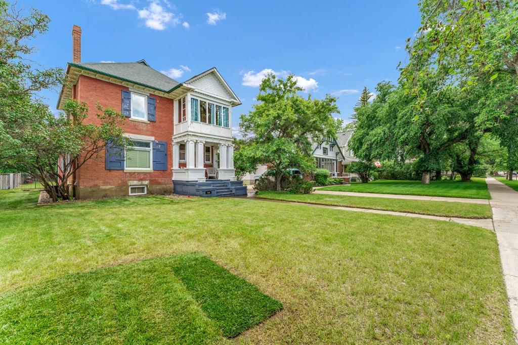 Picture for 335 1 Street SE