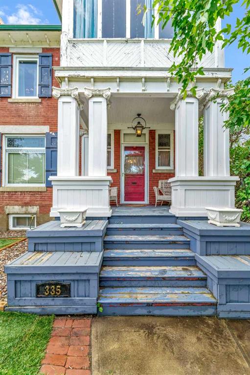 Picture for 335 1 Street SE