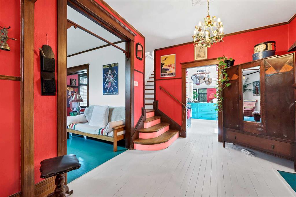 Picture for 335 1 Street SE