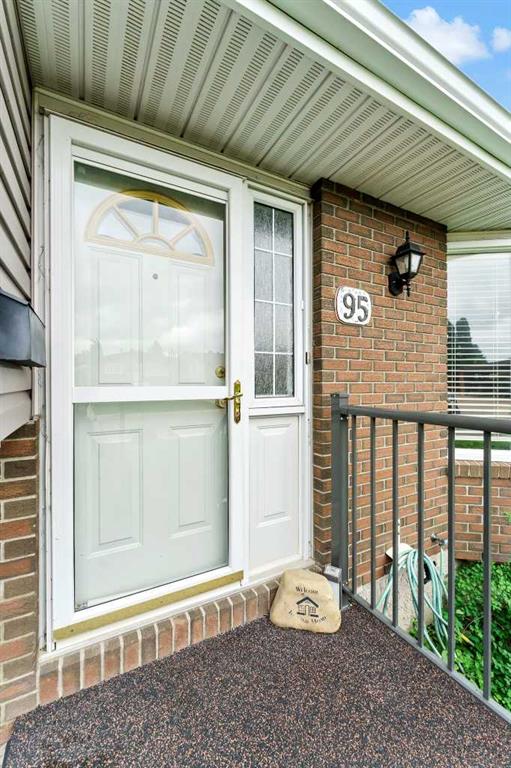 Picture for 95 Rossdale Way SE